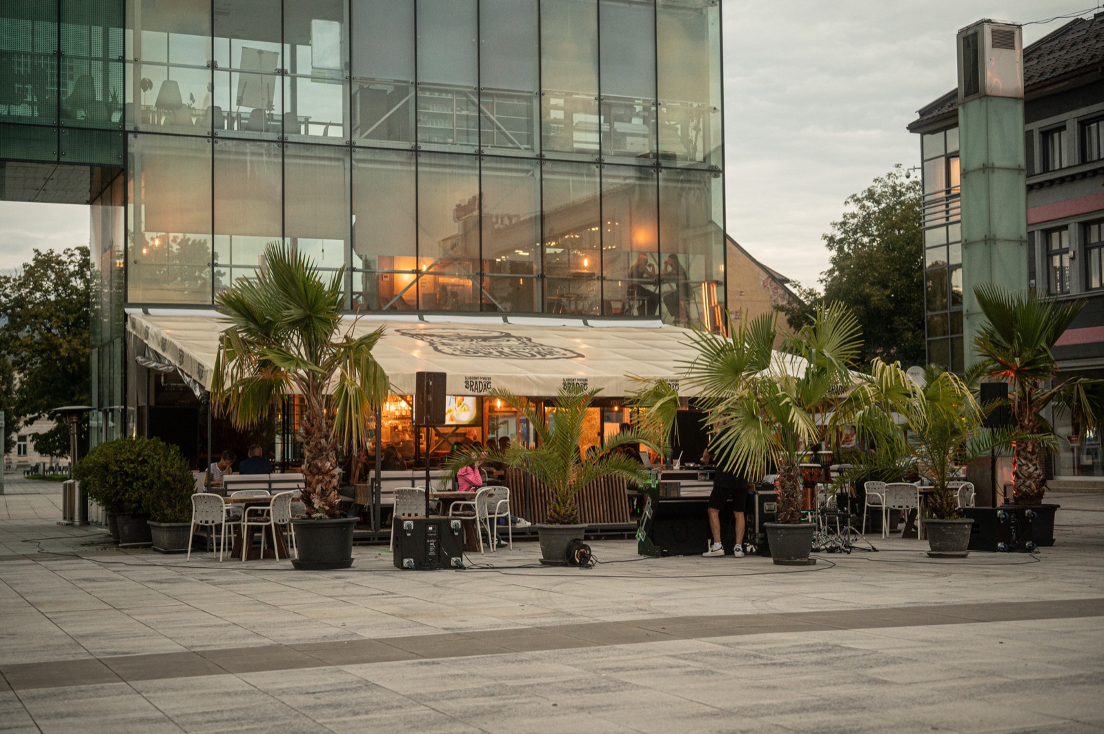Millenium cafe